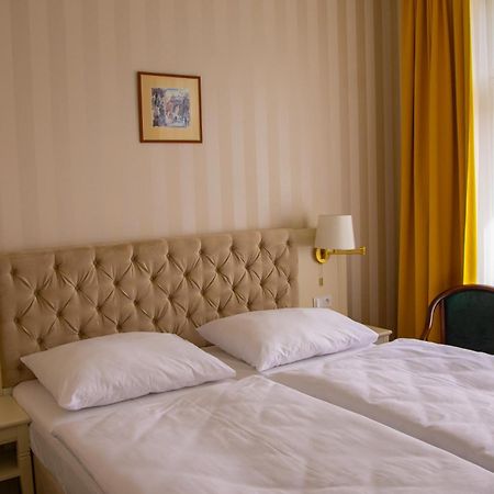 קרלובי וארי Ea Hotel Elefant מראה חיצוני תמונה