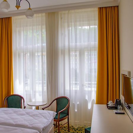קרלובי וארי Ea Hotel Elefant מראה חיצוני תמונה