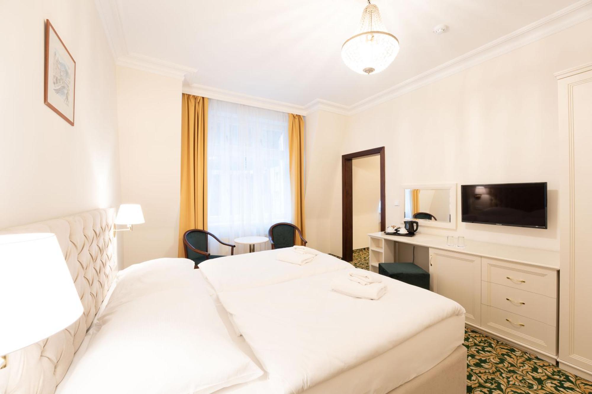 קרלובי וארי Ea Hotel Elefant מראה חיצוני תמונה