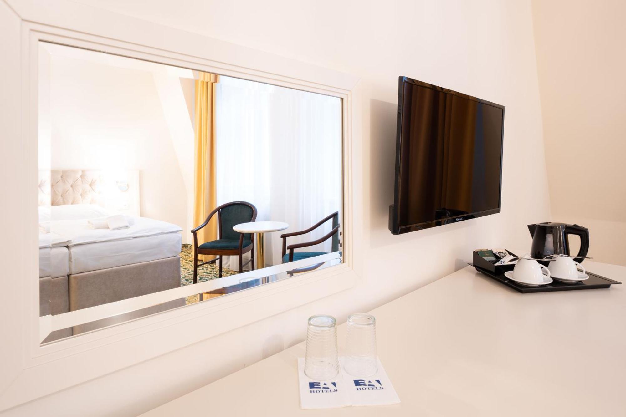 קרלובי וארי Ea Hotel Elefant מראה חיצוני תמונה
