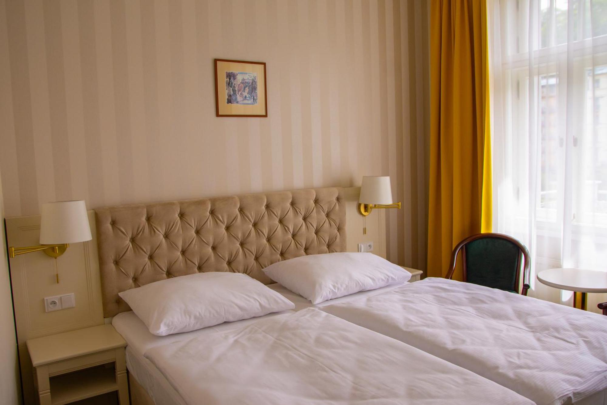 קרלובי וארי Ea Hotel Elefant מראה חיצוני תמונה